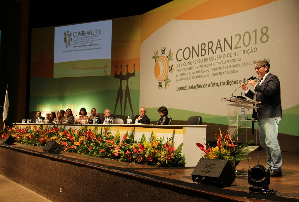 Nutricionistas se unem em congresso que debate comida saudável como direito humano