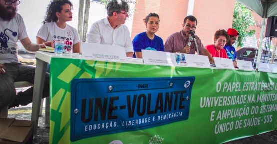 CNS e UNE debatem estratégias para universidades defenderem SUS