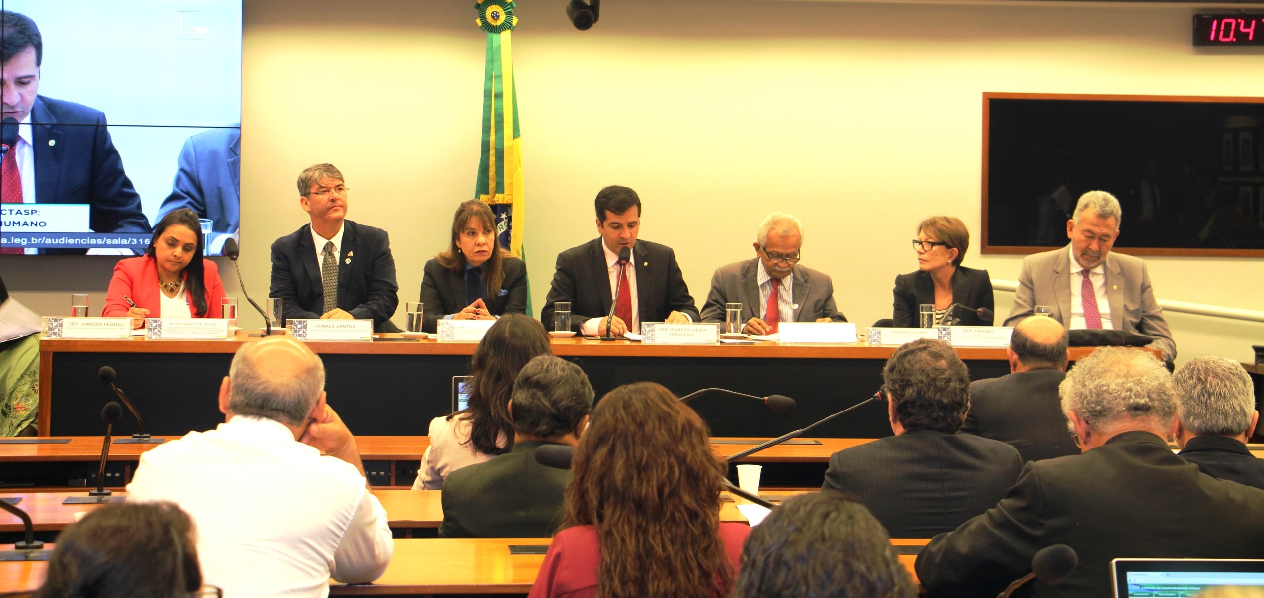 CNS mobiliza parlamentares em debate sobre Saúde como Direito Humano