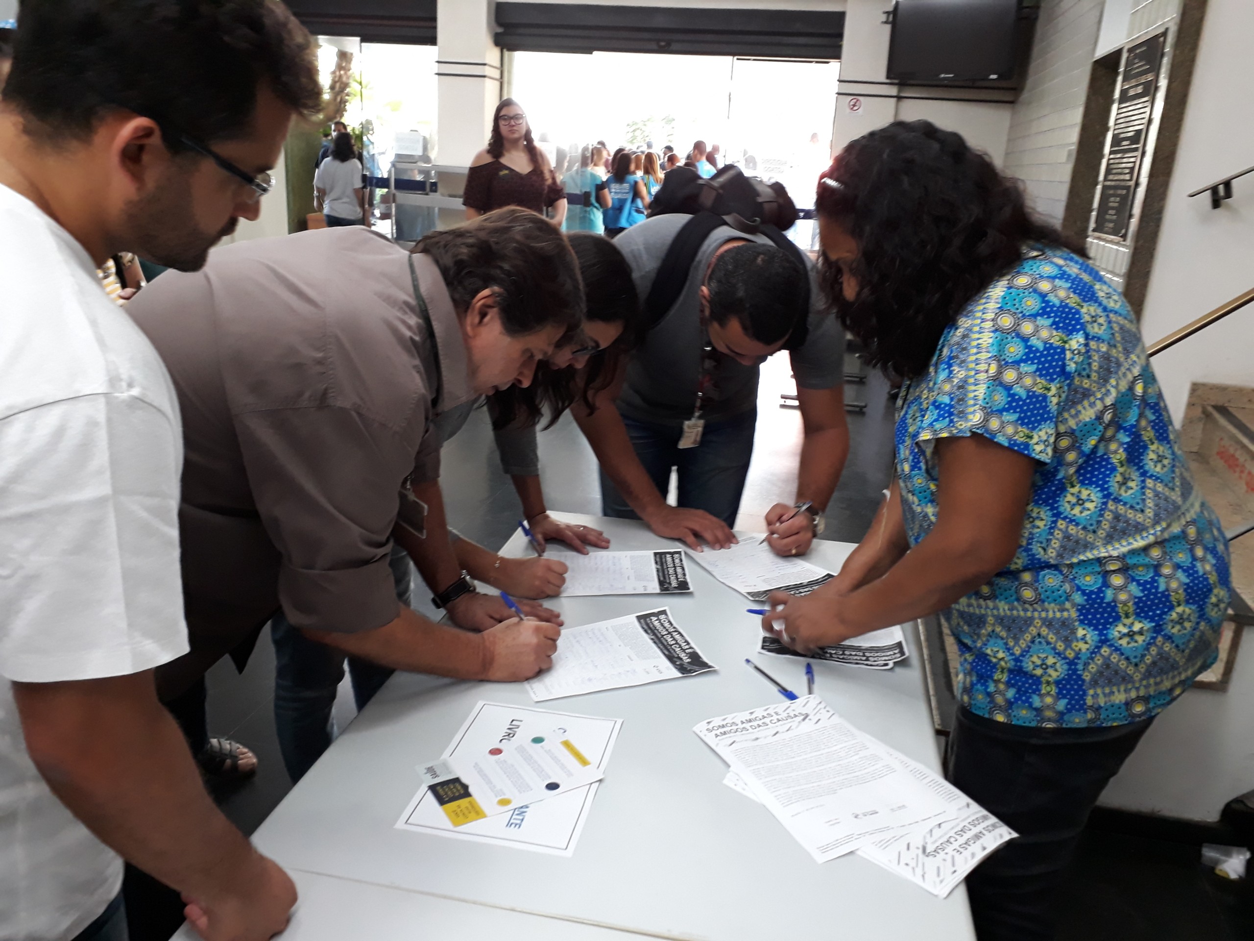 Abaixo-assinado contra a EC 95 tem significativa adesão no Rio de Janeiro