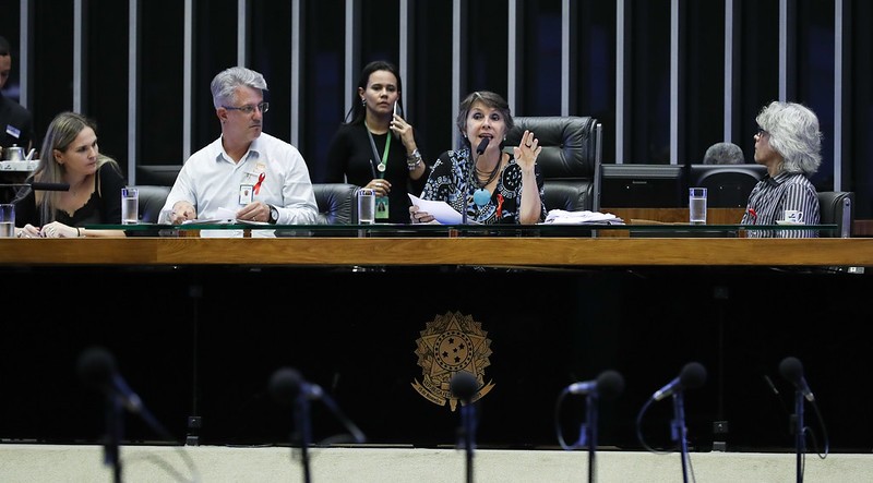 Câmara dos Deputados: CNS participa de sessão solene em homenagem ao Dia Mundial de Luta contra a Aids