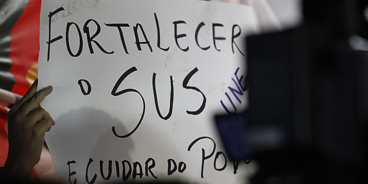 Conferência Livre ‘Saúde pela Democracia’ aprova propostas