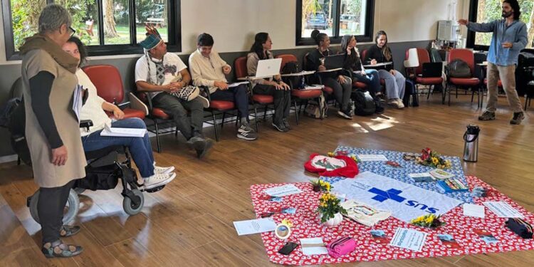 Participa+ 2025: educadoras e educadores finalizam preparação para oficinas